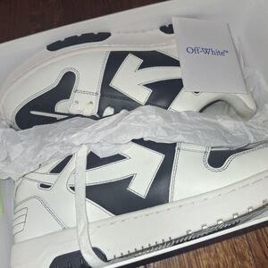 Off-White Black and White 100% Authentic Sneakers